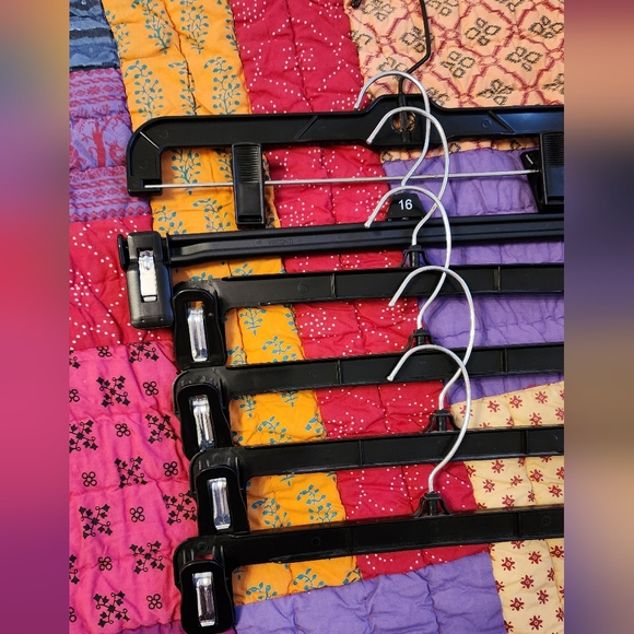 Bundle of 13 hangers - Picture 3 of 6